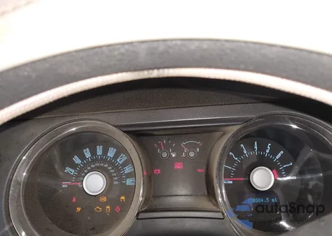 2011 Ford Mustang V6 z USA, uszkodzony, nr VIN 1ZVBP8AM9B5105482